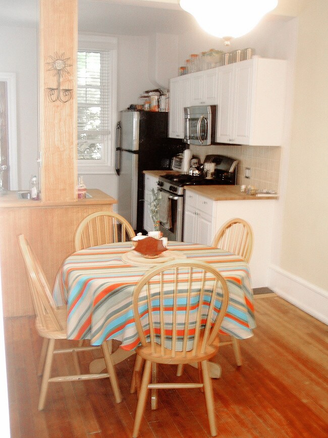 Foto del edificio - 4831 Ridge Ave