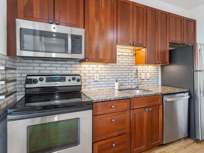 Foto del edificio - Charming 2BR/2BA Condo Near U Street with ...