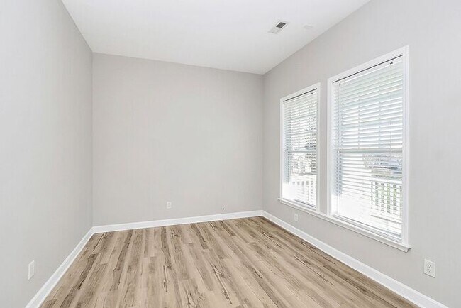 Foto del edificio - Gorgeous 3BD/2.5BA Craftsman Style Home in the Westmoreland Community!