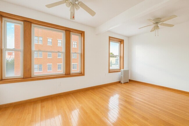 Foto del edificio - 549 W SIDE Ave