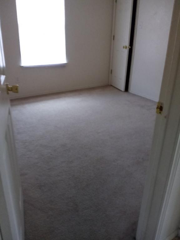 Foto del edificio - 4604 Bowles Dr, Unit B