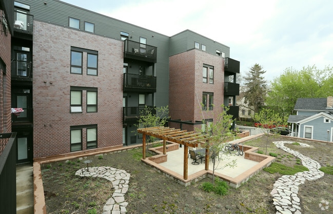 Building Photo - Bedford Crossing