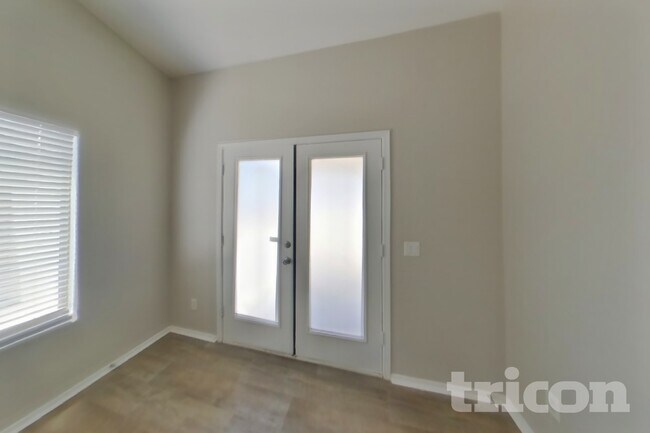 Foto del edificio - 11446 W Roanoke Dr