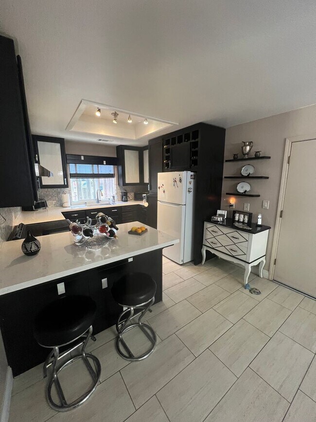 Building Photo - Charming 3 Bed, 2 Bath Home in West Davis ...