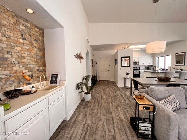 Foto del edificio - 5848 Bright Star Dr