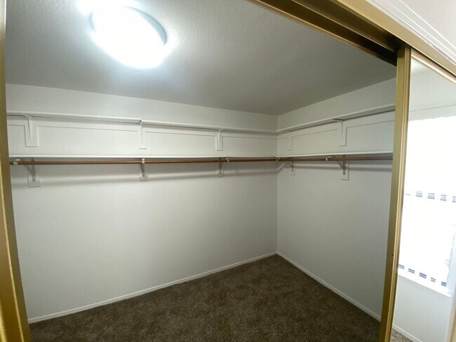 Foto del edificio - 5201 Sweetwater Dr NW