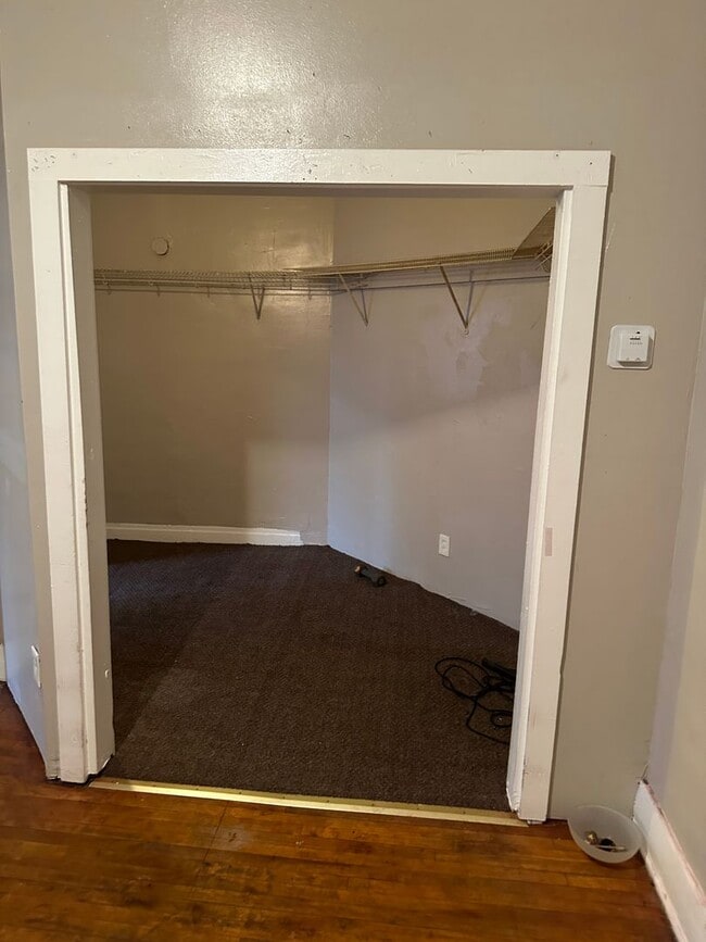 Building Photo - 554 Bellows St