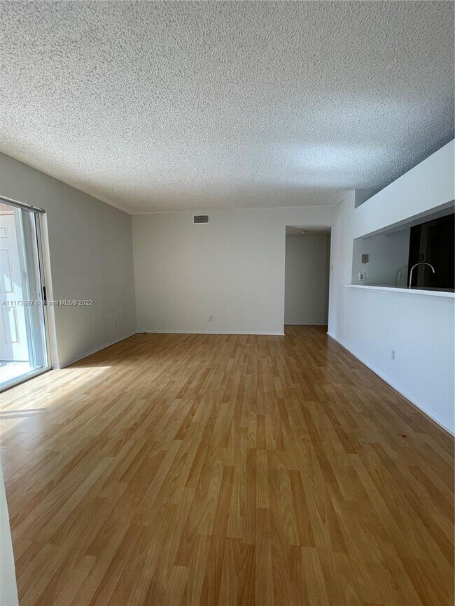 Foto del edificio - 10451 SW 157th Pl