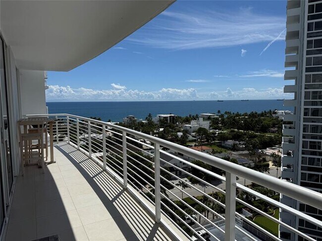 Foto del edificio - 2821 N Ocean Blvd