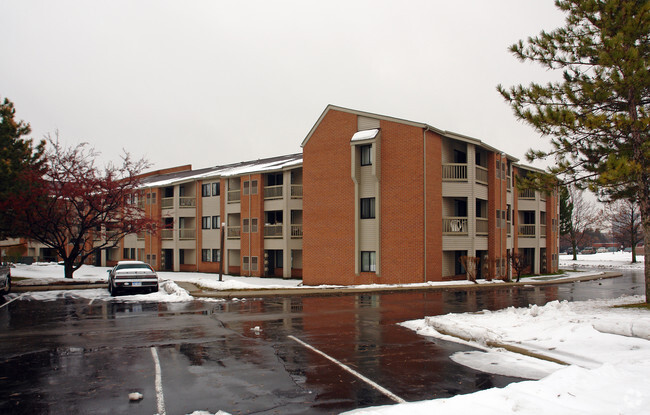 Building Photo - Gardenview Apartments