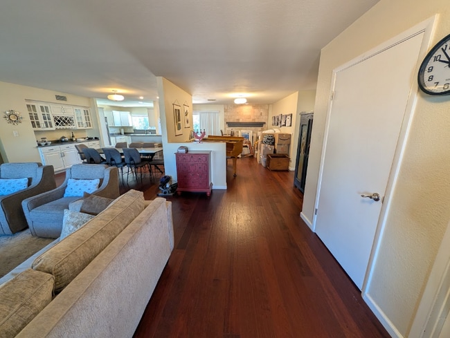 Building Photo - 4909 E Presidio Rd