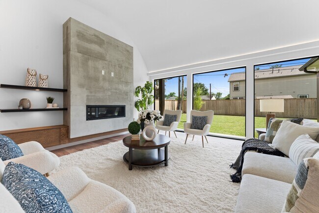 Foto del edificio - 6711 Housman