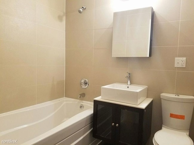 Building Photo - 205 N 8th St