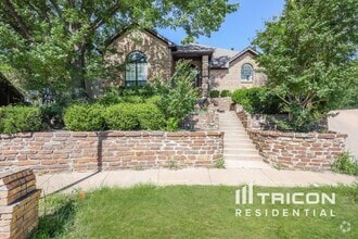 Building Photo - 2704 Yorkshire Ct