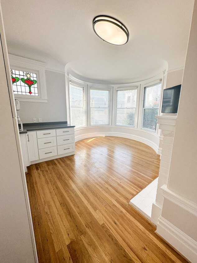 Primary Photo - 1647 Haight St