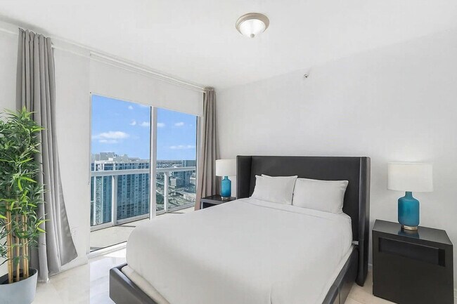 Foto del edificio - 485 Brickell Ave