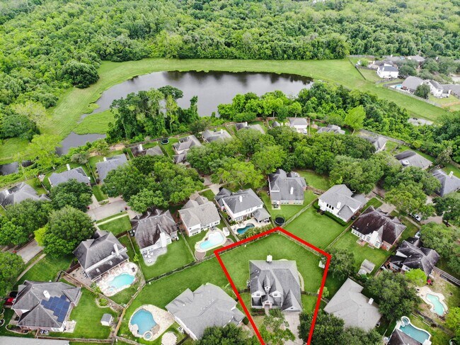 Foto del edificio - 10410 Five Oaks Ct