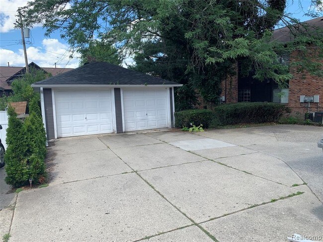 Building Photo - 21556 Morley Ave
