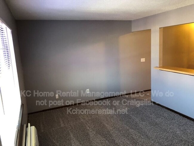 Foto del edificio - 551 N Somerset Terrace