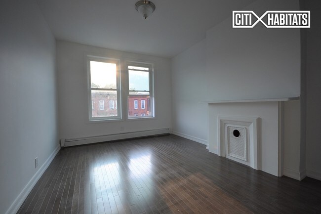 Foto del edificio - 243 Albany Ave