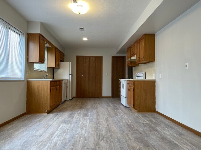 Foto del edificio - 1831 Cloveridge Dr