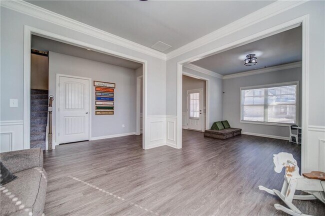 Building Photo - 7661 Silk Tree Pointe