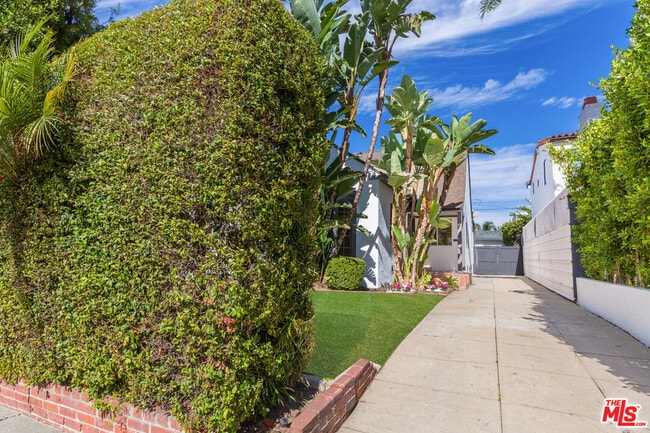 Building Photo - 6431 Maryland Dr