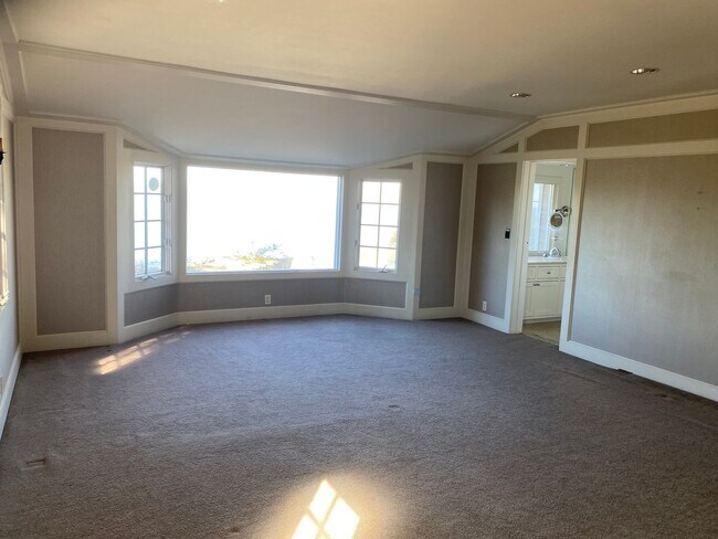 Foto del edificio - Amazing location in La Jolla for a big house. Gustavo Lopez AMSI