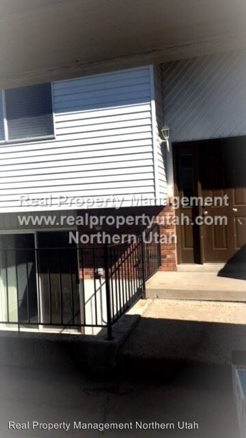 Building Photo - 3 br, 1.5 bath House - 670 N 400 W