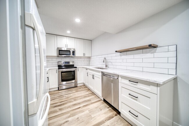Photo du bâtiment - 5808 Dalridge Hill NW