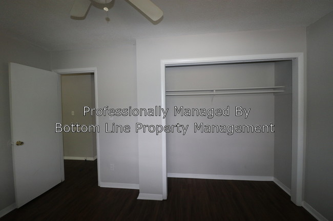 Building Photo - 4815 Horizon Cir