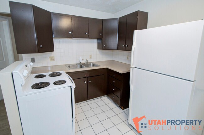 Foto del edificio - 4951 S Center St