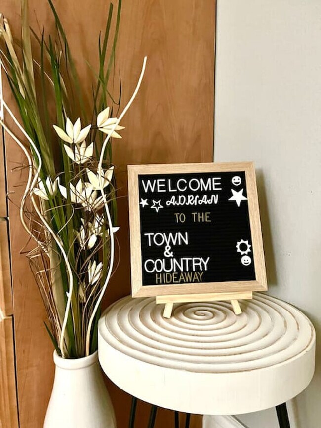 Foto del edificio - Town & Country Hideaway