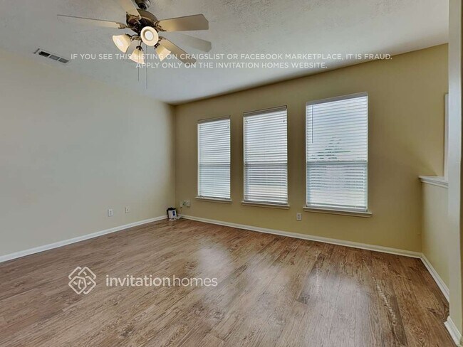 Foto del edificio - 20115 Goldlake Dr