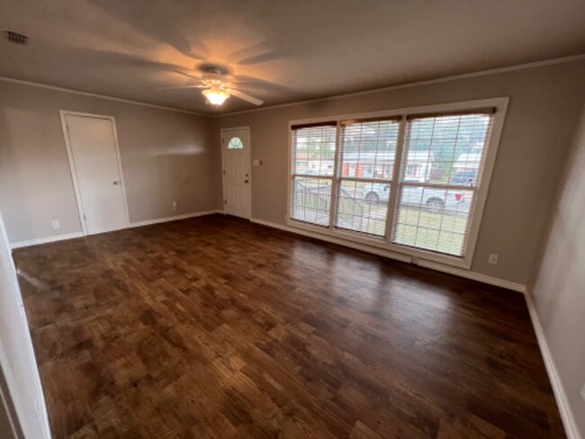 Foto del edificio - 2101 S 35th St