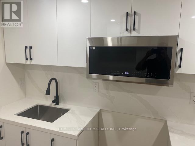 Photo du bâtiment - 12590 Kennedy Rd