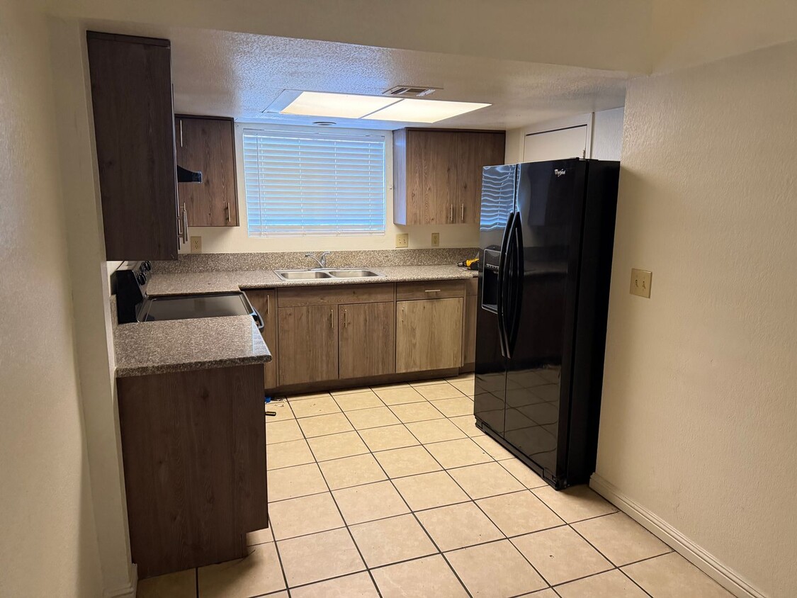 Foto principal - 3 Bedroom 1.5 Bathroom Townhouse