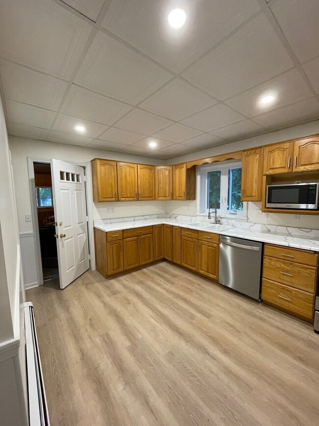 Kitchen - 281 Hamlet St