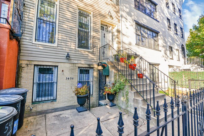 Facade. - 545A Lafayette Ave