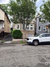 Building Photo - 583 Beach St