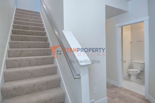 Building Photo - 388 S 980 W