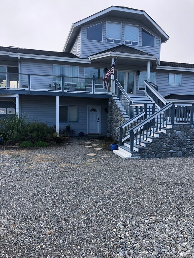 Apartments under 2,500 in Gold Beach, OR 1 Rentals
