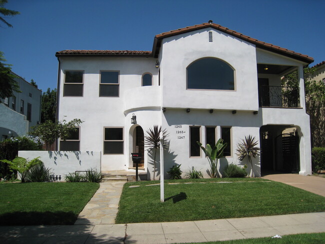 Foto del edificio - 1265 S Cloverdale Ave