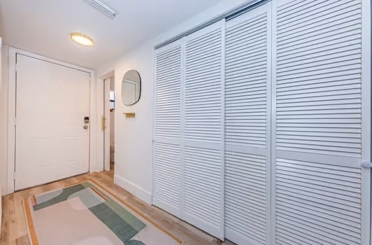 Foto del edificio - 710 Fairwood Forest Dr