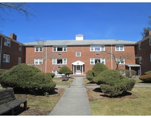 Building Photo - 224 School St