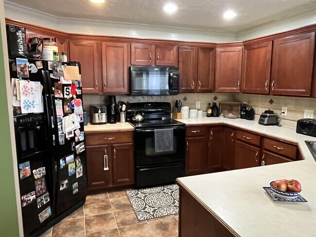 Foto del edificio - 652 Winding Bluff Way