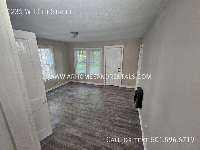 Building Photo - 1235 W 11th St