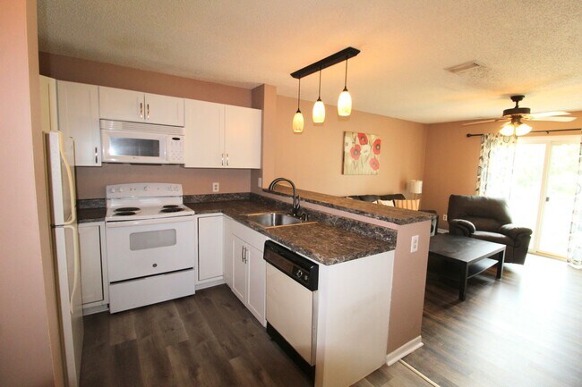 Foto del edificio - 1330 Hunters Rd
