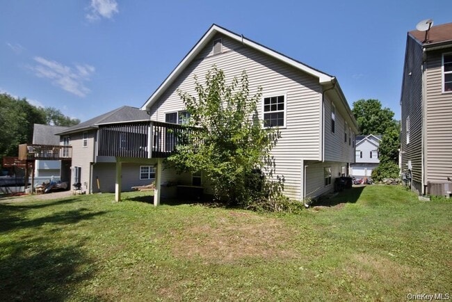 Foto del edificio - 346 Angelo Dr