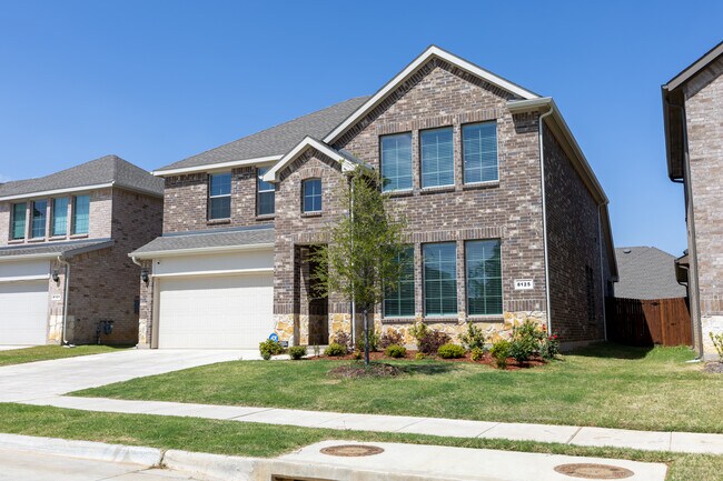 Foto del edificio - 8125 Danny Scarth Ln